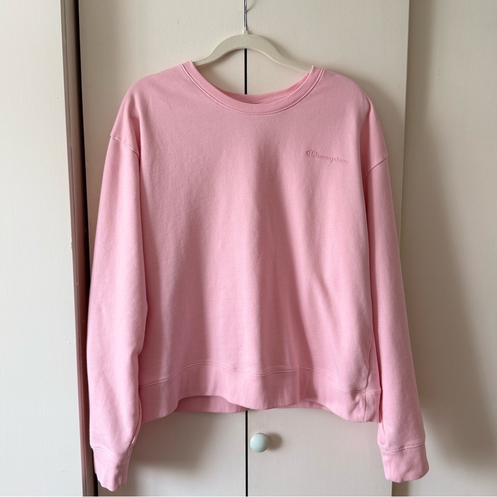 Champion Women's Light Pink Crewneck Sweatshirt